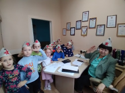 В детском саду готовятся к Дню Защитника Отечества.